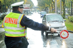 Bei Polizeikontrollen Ruhe und Umgangsformen bewahren. Foto: dpp-AutoReporter 