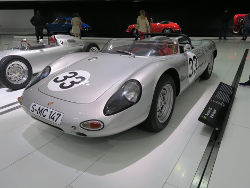 Porsche Museum; anklicken zum Vergrößern