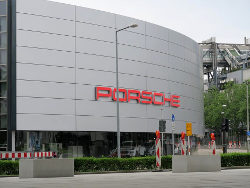 Porsche Museum; anklicken zum Vergrößern