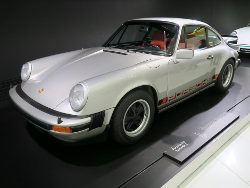 Porsche Museum; anklicken zum Vergrößern