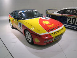 Porsche Museum; anklicken zum Vergrößern