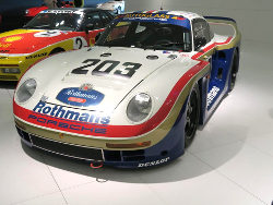 Porsche Museum; anklicken zum Vergrößern