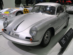 Porsche Museum; anklicken zum Vergrößern