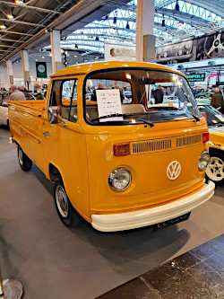 VW Bus Oldtimer; anklicken zum Vergrößern