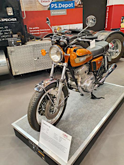 Oldtimer Motorrad; anklicken zum Vergrößern