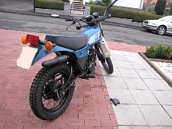 Gebrauchtes Yamaha Motorrad, Ansicht von hinten; anklicken zum Vergrößern